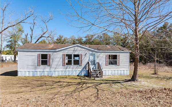 2.5 Acres of Land with Home for Sale in Lake City, Florida