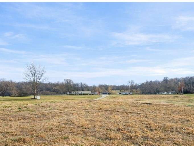 5 Acres of Residential Land for Sale in Manchester, Tennessee