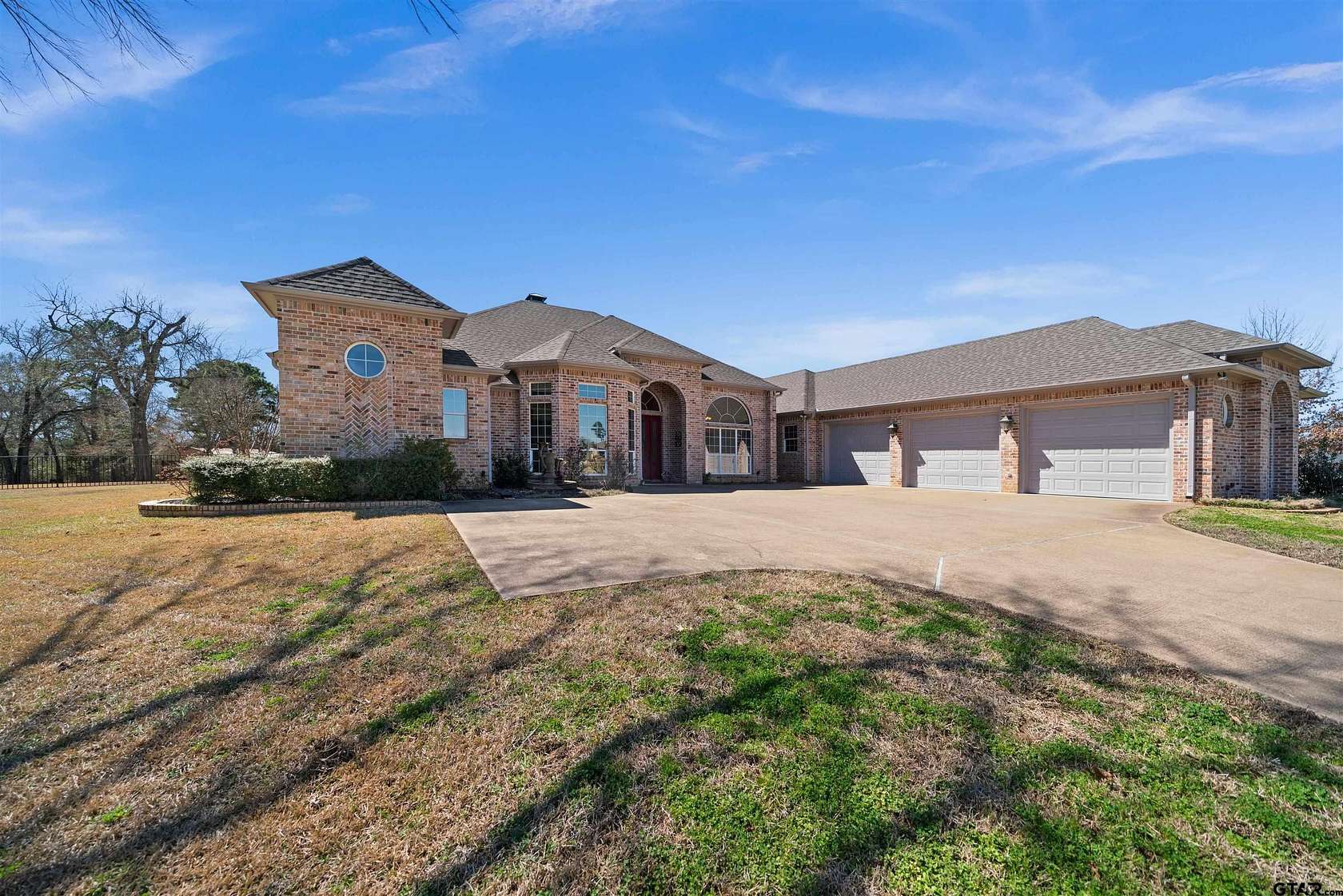 2.66 Acres of Land with Home for Sale in Jacksonville, Texas