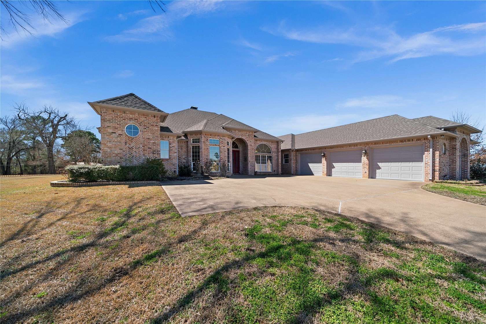 2.66 Acres of Land with Home for Sale in Jacksonville, Texas