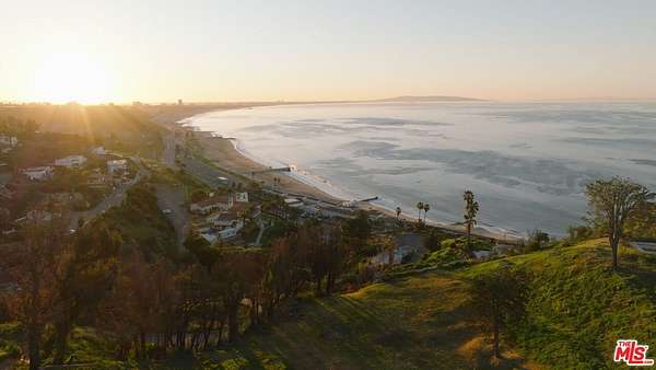 0.16 Acres of Residential Land for Sale in Pacific Palisades, California