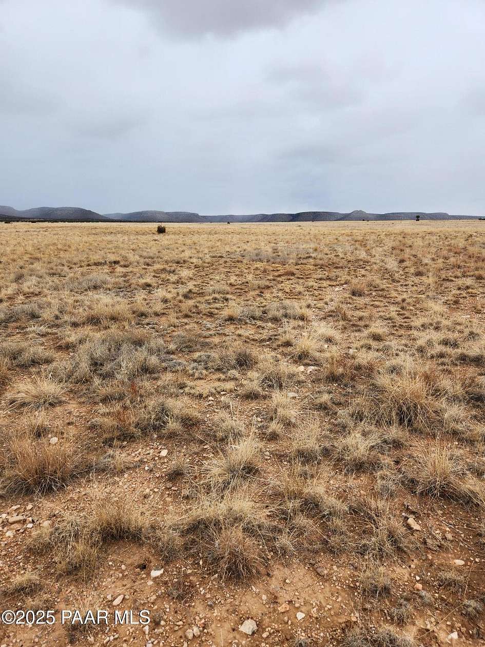 4 Acres of Land for Sale in Paulden, Arizona