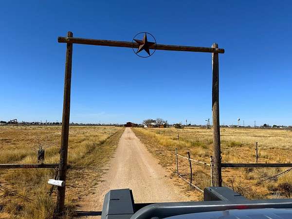 18.6 Acres of Land with Home for Lease in Gardendale, Texas