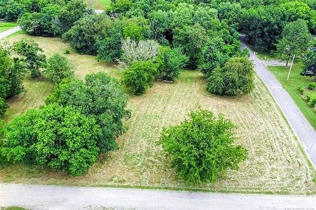 2.59 Acres of Residential Land for Sale in Locust Grove, Oklahoma