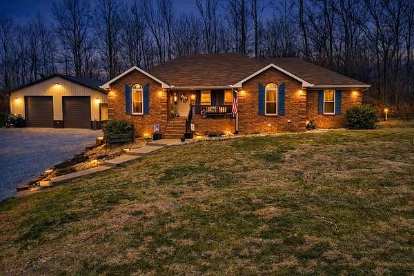 5.9 Acres of Land with Home for Sale in Bethpage, Tennessee