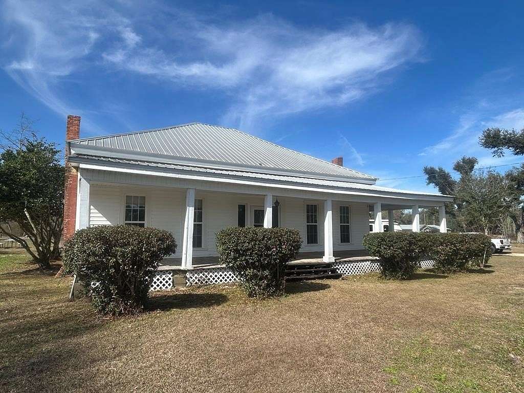 2 Acres of Land with Home for Sale in Cottonwood, Alabama