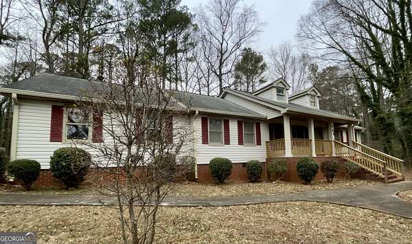1.86 Acres of Land with Home for Lease in Stockbridge, Georgia