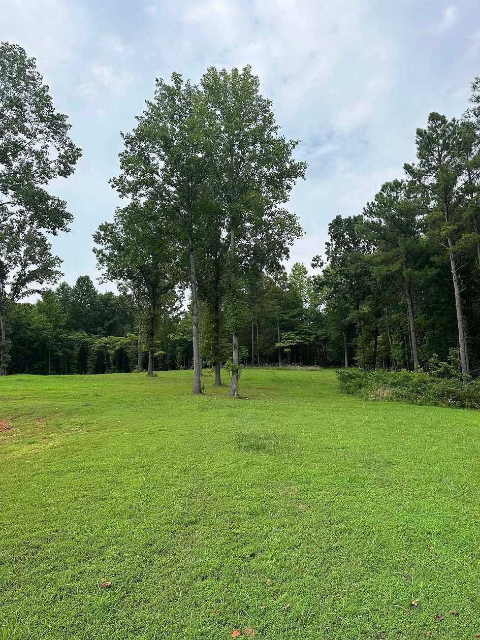 11.3 Acres of Land for Sale in Charlotte, Tennessee