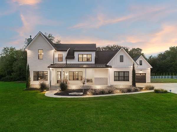 5 Acres of Land with Home for Sale in Murfreesboro, Tennessee