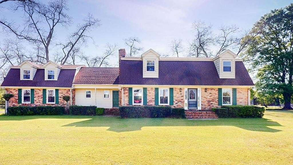 4.29 Acres of Land with Home for Sale in Cairo, Georgia