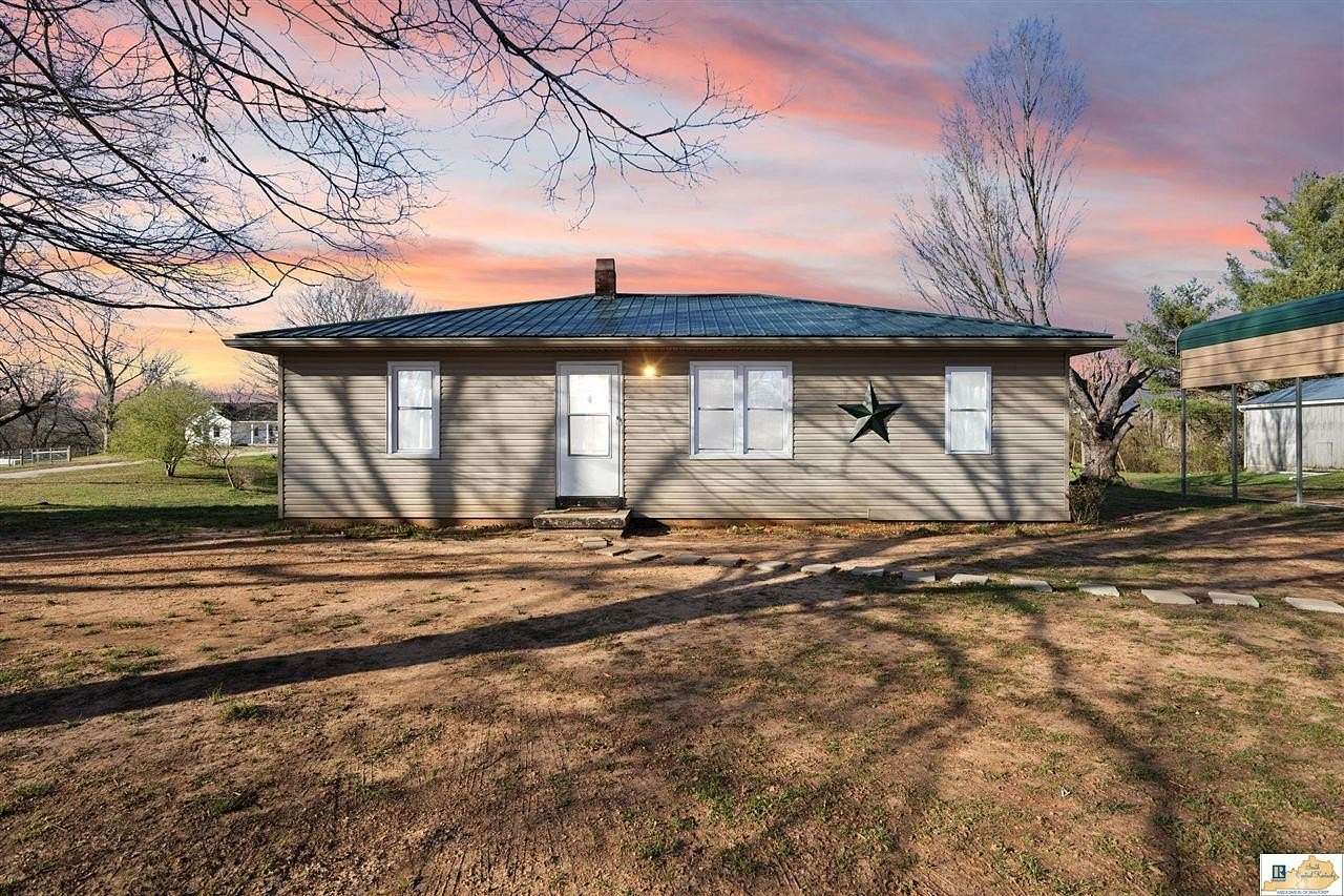 4 Acres of Land with Home for Sale in Munfordville, Kentucky