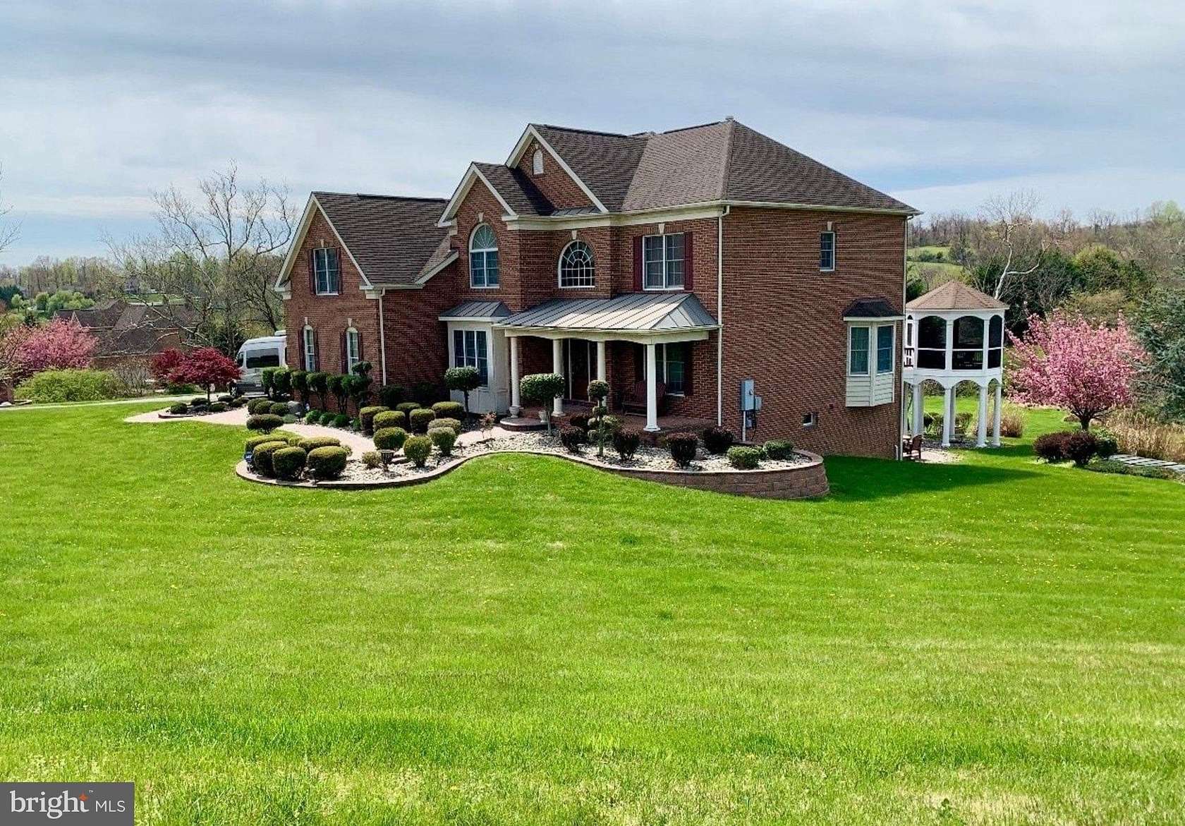 4 Acres of Land with Home for Sale in Leesburg, Virginia