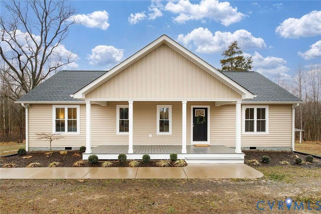 4 Acres of Land with Home for Sale in Farmville, Virginia