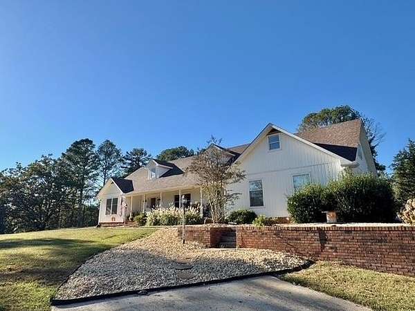 28 Acres of Agricultural Land with Home for Sale in Russellville, Alabama