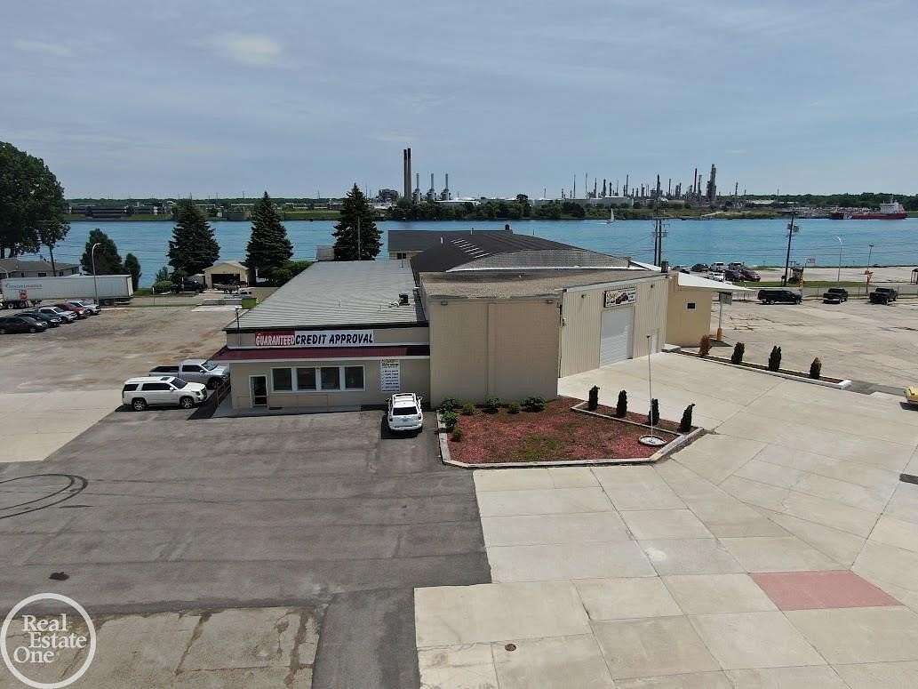 2.89 Acres of Improved Commercial Land for Sale in Port Huron, Michigan