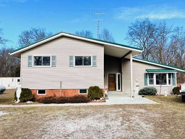 4.6 Acres of Land with Home for Sale in Beardstown, Illinois