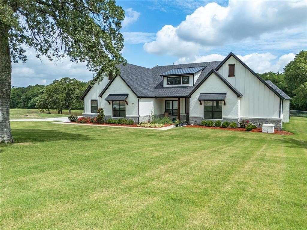 4.55 Acres of Land with Home for Sale in Decatur, Texas