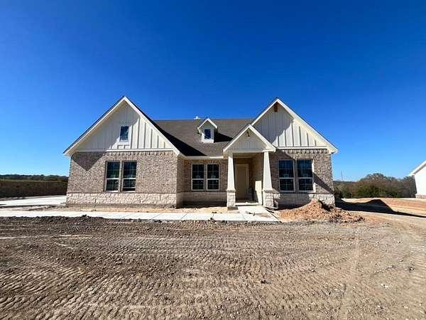 1.67 Acres of Land with Home for Sale in Weatherford, Texas