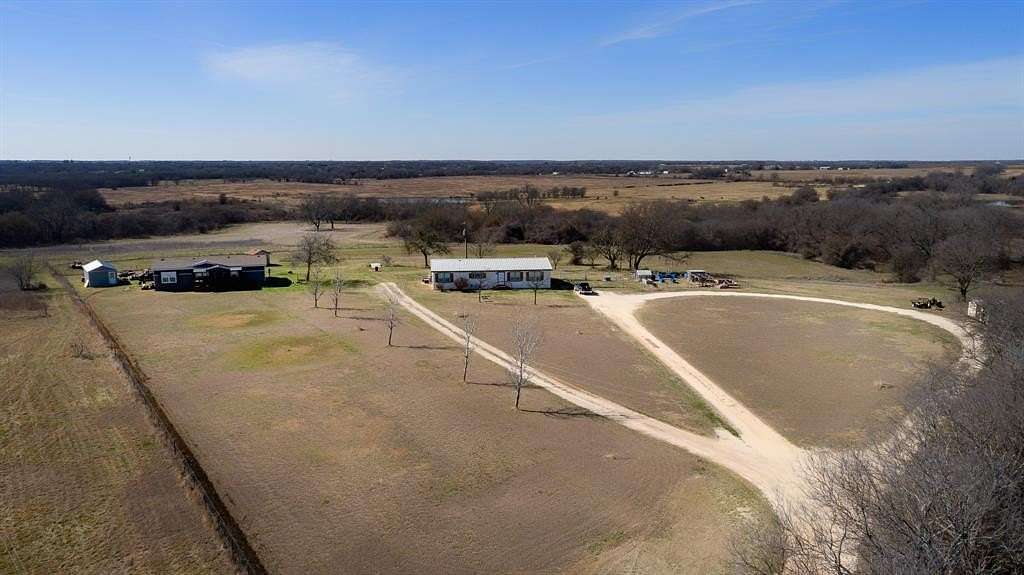 12 Acres of Land with Home for Sale in Itasca, Texas