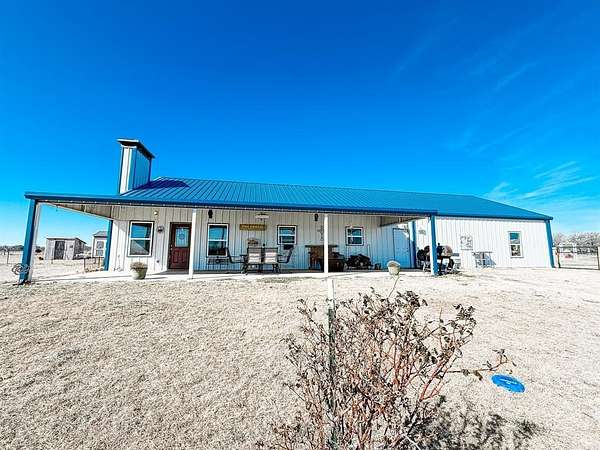 19.5 Acres of Land with Home for Sale in Canton, Texas