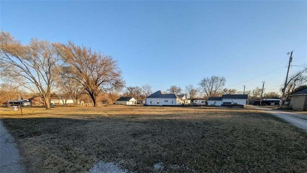 0.33 Acres of Residential Land for Sale in Chanute, Kansas