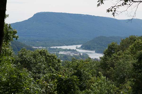 1 Acre of Residential Land for Sale in Signal Mountain, Tennessee