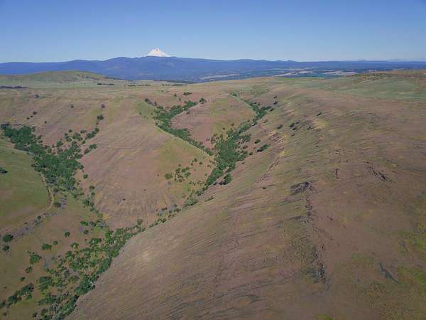 720 Acres of Land for Sale in Dufur, Oregon