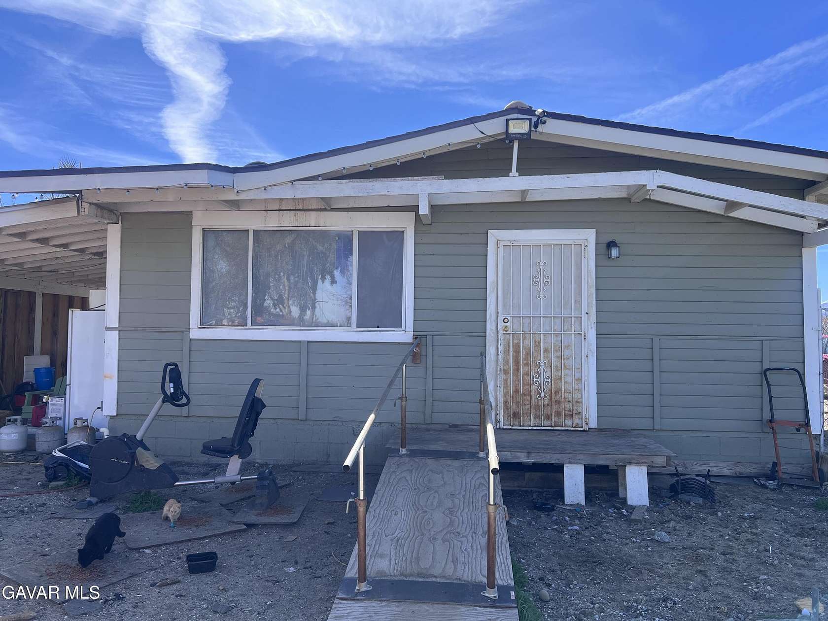 2.65 Acres of Land with Home for Sale in Littlerock, California