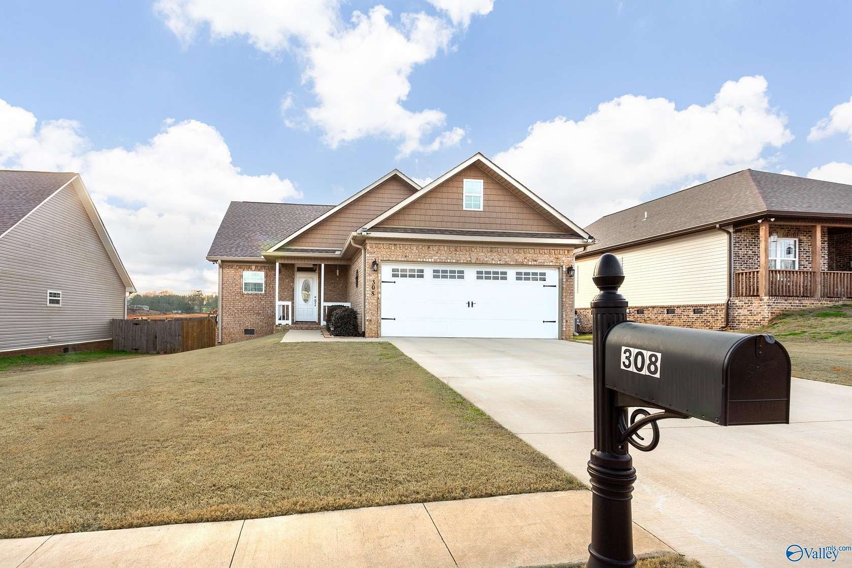 28 Acres of Land with Home for Sale in Lincoln, Alabama