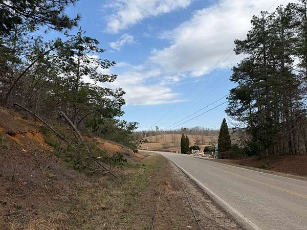 4 Acres of Agricultural Land for Sale in Savannah, Tennessee