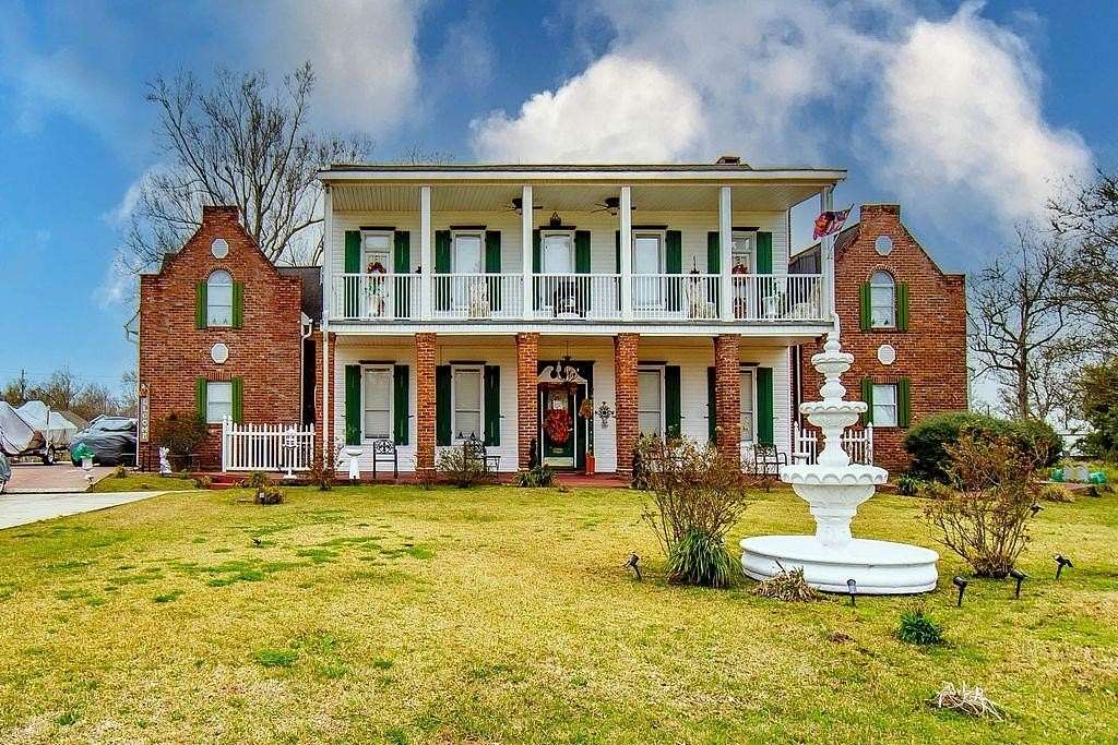 2.78 Acres of Land with Home for Sale in Thibodaux, Louisiana