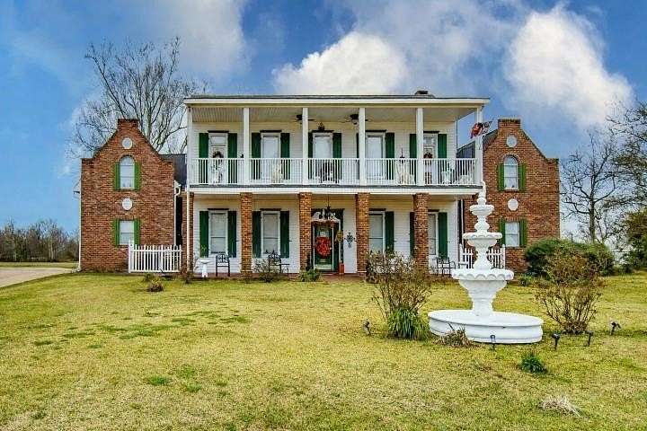 2.78 Acres of Land with Home for Sale in Thibodaux, Louisiana