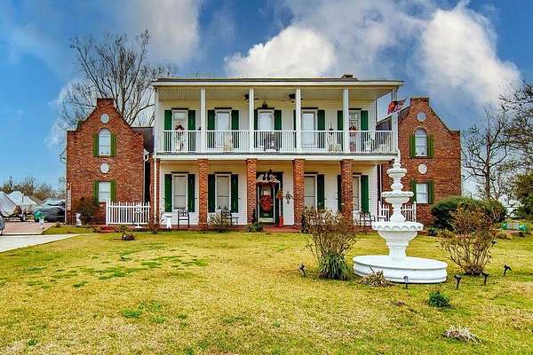 2.78 Acres of Land with Home for Sale in Thibodaux, Louisiana