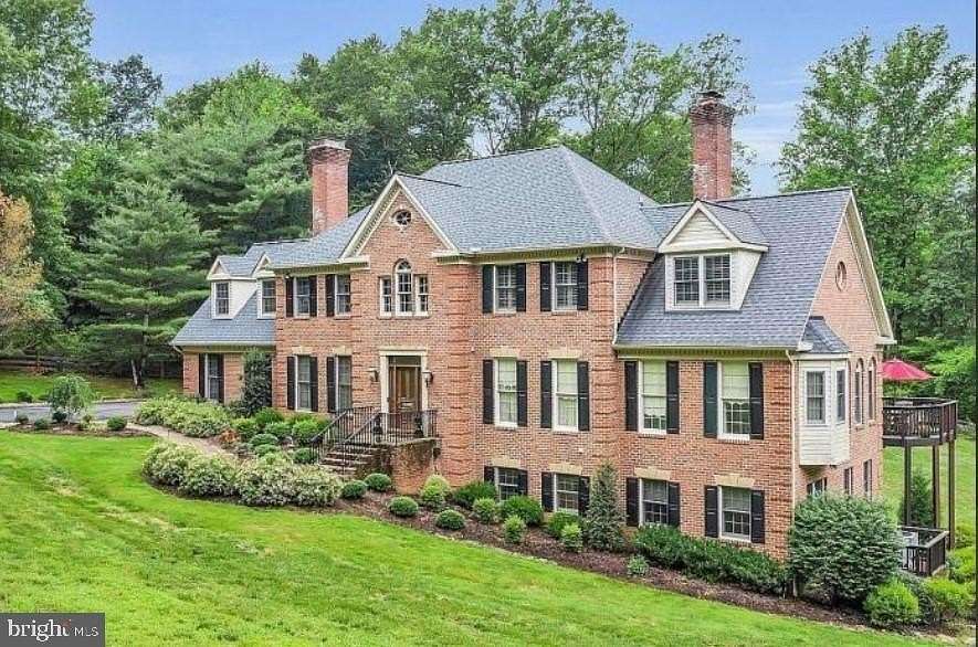 2 Acres of Land with Home for Sale in Warrenton, Virginia