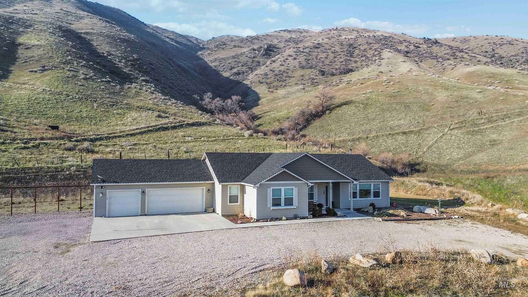 3.67 Acres of Land with Home for Sale in Horseshoe Bend, Idaho