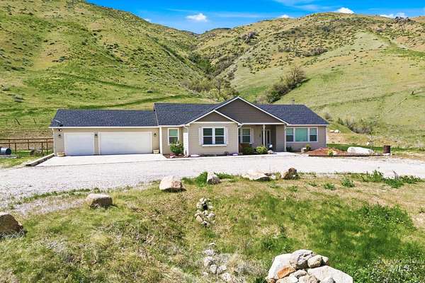3.67 Acres of Land with Home for Sale in Horseshoe Bend, Idaho