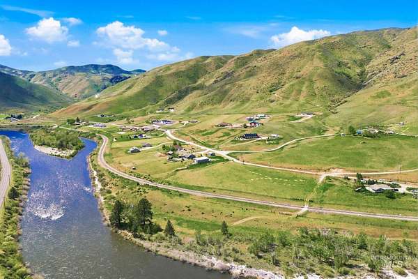 3.67 Acres of Land with Home for Sale in Horseshoe Bend, Idaho
