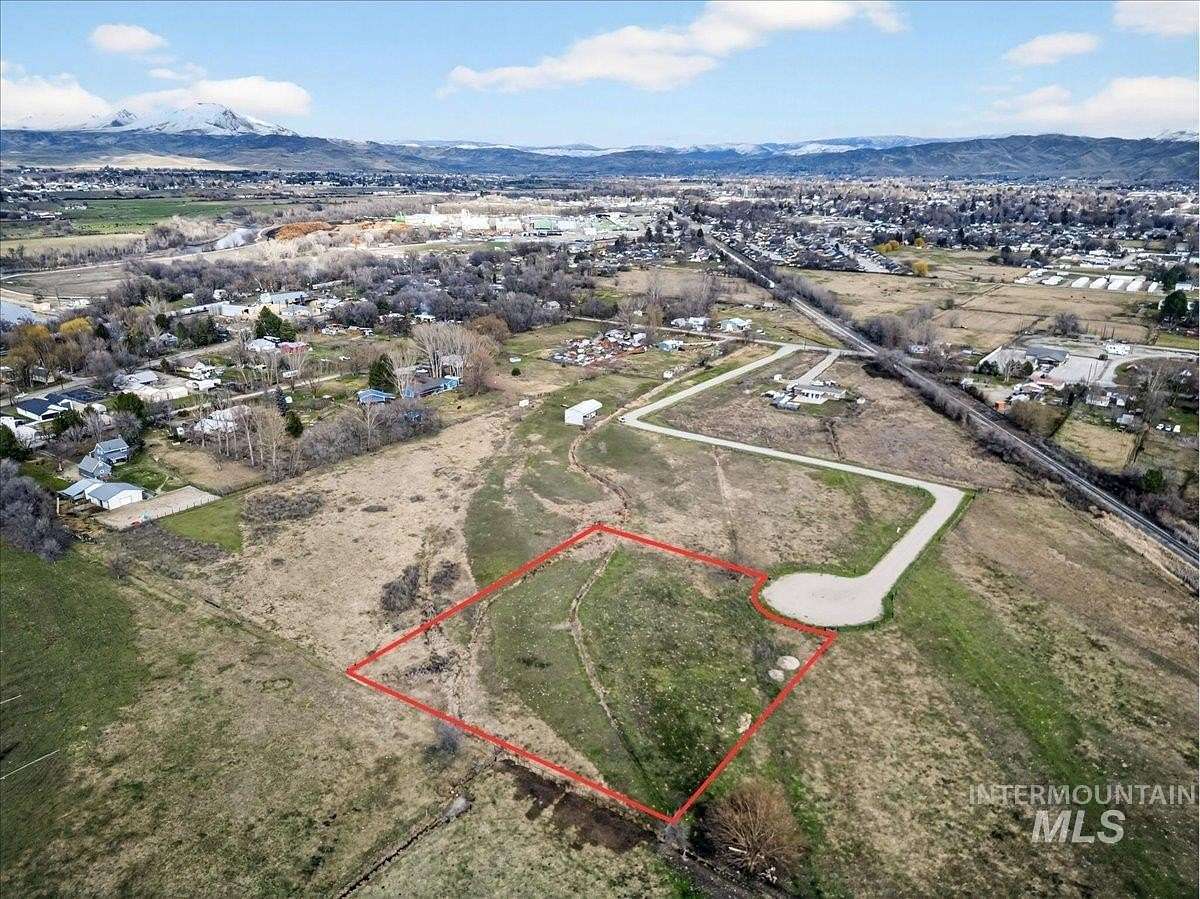 2 Acres of Residential Land for Sale in Emmett, Idaho