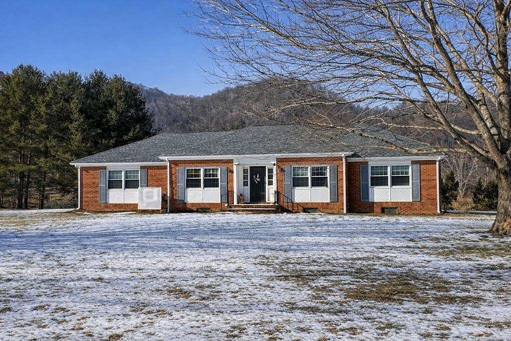 2.69 Acres of Land with Home for Sale in Tazewell, Virginia