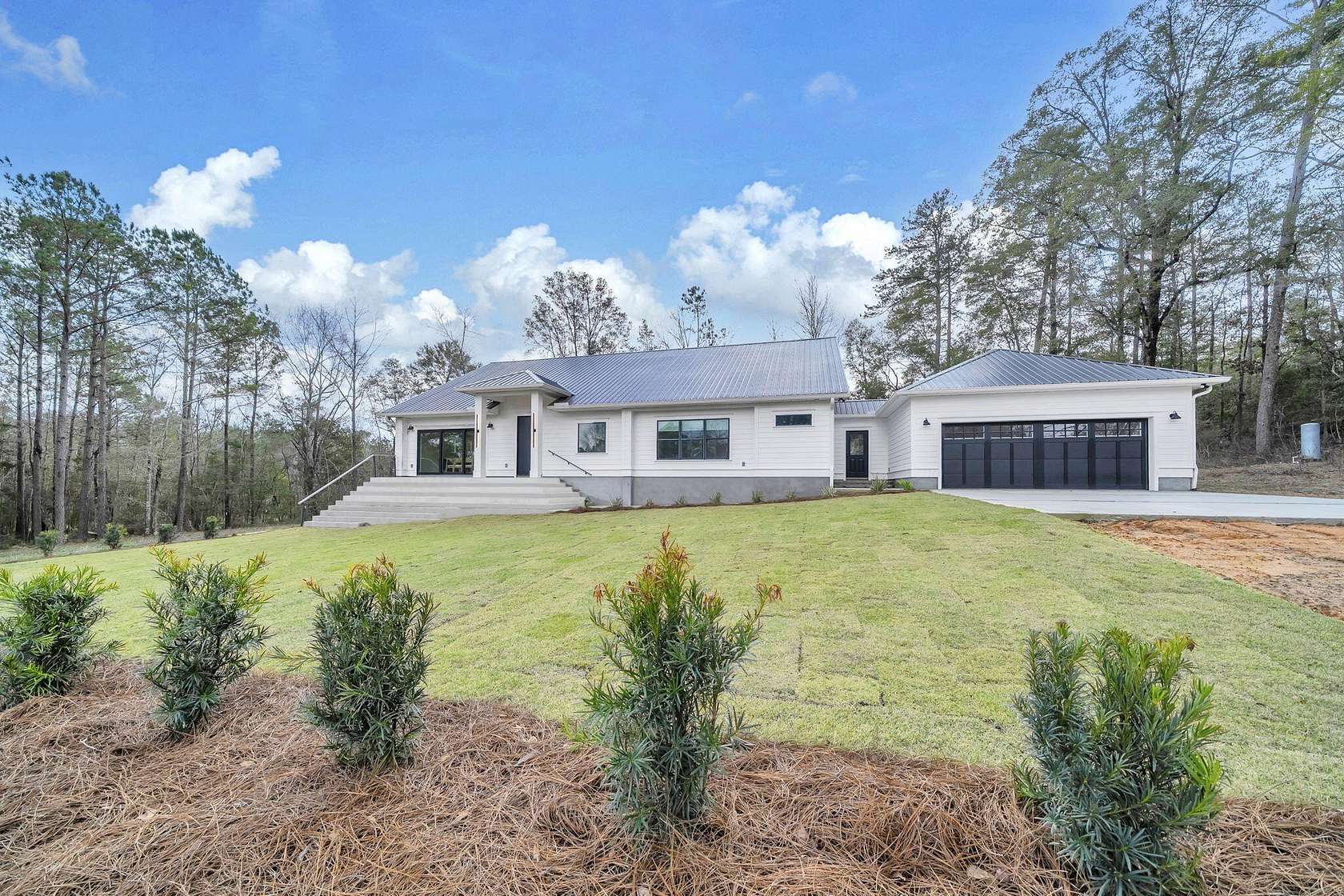 10 Acres of Land with Home for Sale in Ponce de Leon, Florida