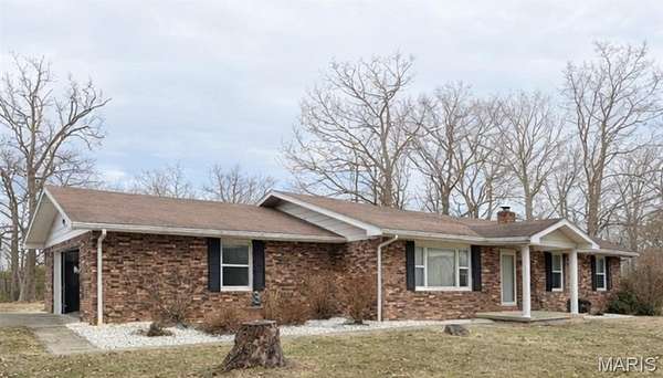 15.8 Acres of Land with Home for Sale in Walnut Hill, Illinois