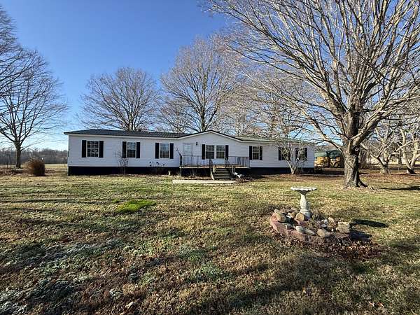 4.19 Acres of Land with Home for Sale in Manchester, Tennessee