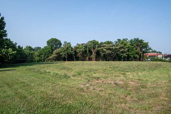 1 Acre of Commercial Land for Sale in Columbia, Tennessee