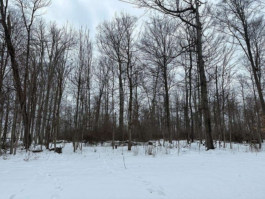 6 Acres of Land for Sale in Howard, Ohio