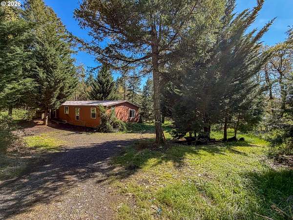 5.64 Acres of Land with Home for Sale in Roseburg, Oregon