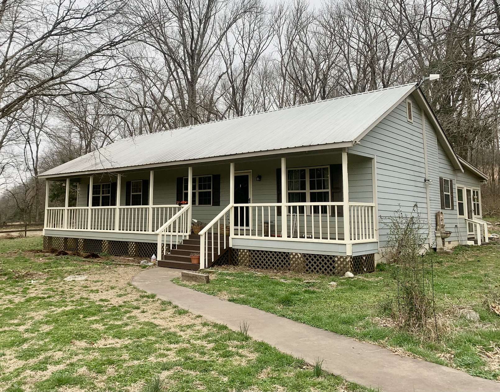 13.9 Acres of Land with Home for Sale in Ardmore, Tennessee