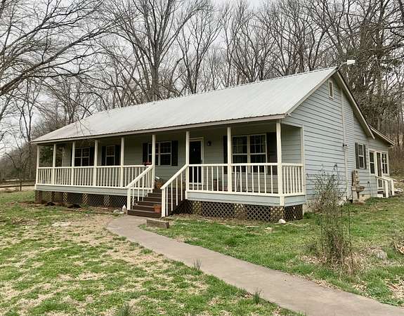 13.9 Acres of Land with Home for Sale in Ardmore, Tennessee