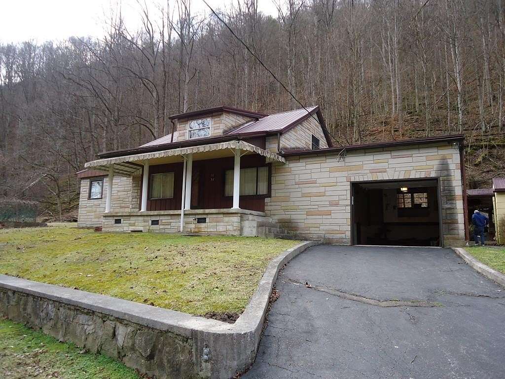 7.25 Acres of Land with Home for Sale in Iaeger, West Virginia