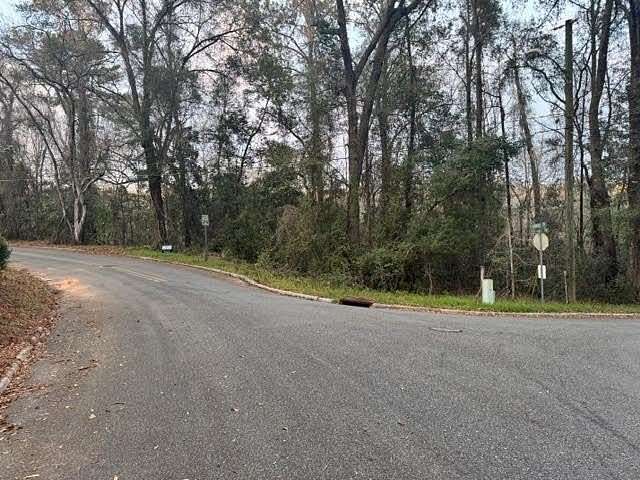 2.7 Acres of Land for Sale in Quincy, Florida