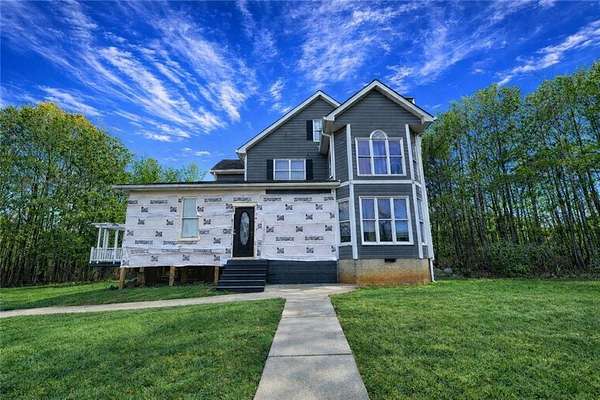 8 Acres of Land with Home for Sale in Stockbridge, Georgia